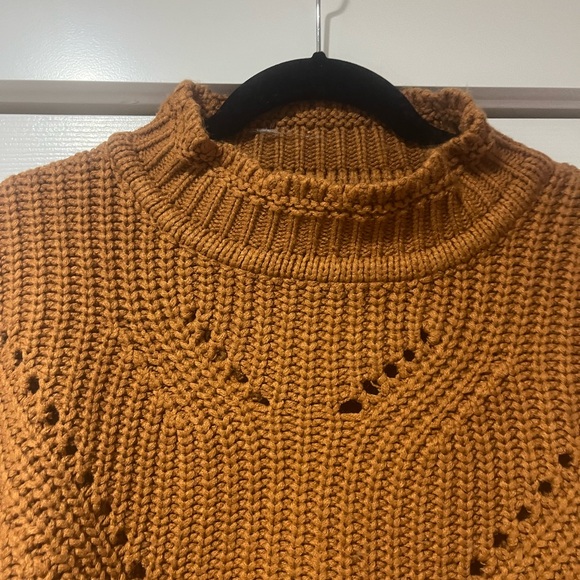 Elegant Women's Turtleneck Sweater - Tan - Picture 3 of 7